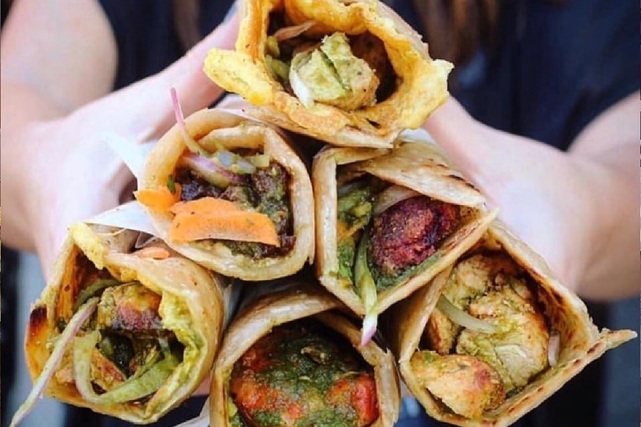 Achari Paneer Tikka Roll